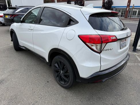 Used 2021 Honda HR-V Sport image 3