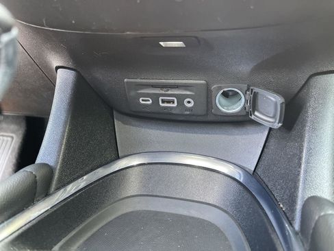 Used 2022 Chevrolet Malibu Premier FWD image 33