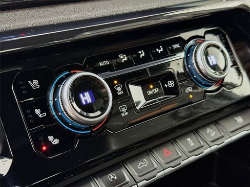 Used 2023 GMC Sierra 1500 AT4 w/ AT4 Premium Package image 15