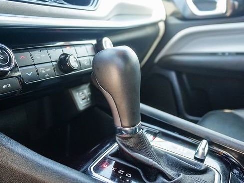 Used 2025 Jeep Compass Limited image 21