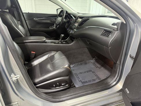Used 2019 Chevrolet Impala Premier FWD image 30