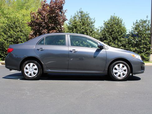 Used 2010 Toyota Corolla LE image 24