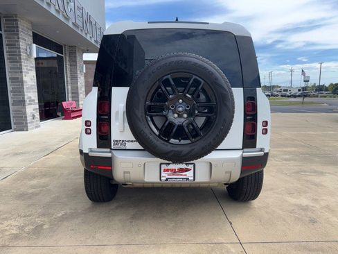 Used 2025 Land Rover Defender 110 S AWD/4WD image 8