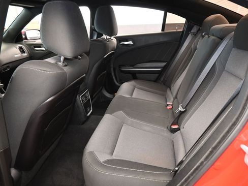 Used 2019 Dodge Charger SXT image 31