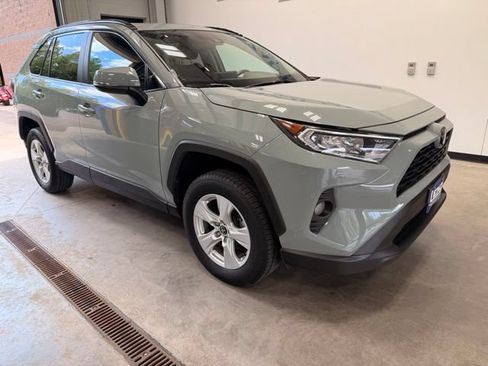Used 2020 Toyota RAV4 XLE w/ Convenience Package AWD/4WD image 2