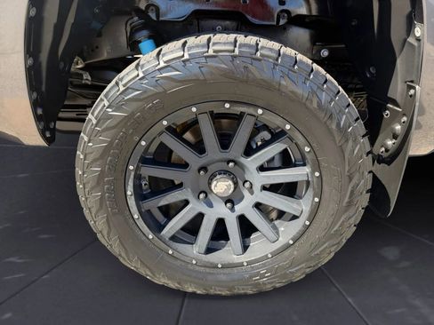 Used 2016 Toyota Tundra Limited w/ Limited Premium Package AWD/4WD image 32