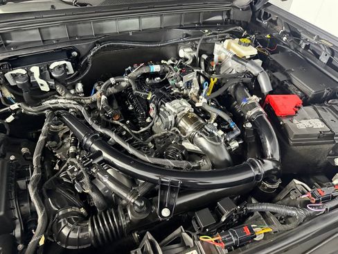 Used 2024 Ford Bronco Wildtrak AWD/4WD image 34
