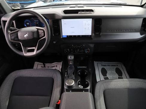 Used 2025 Ford Bronco Base 4D Sport Utility image 19