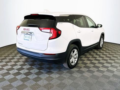 Used 2024 GMC Terrain SLE image 8