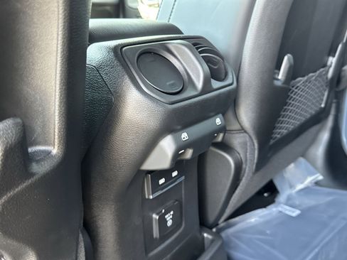 New 2025 Jeep Wrangler Unlimited Rubicon 392 image 30