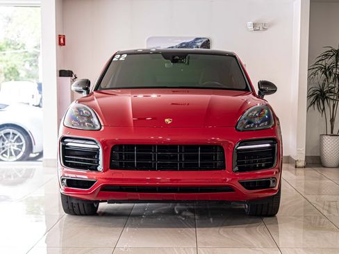 Used 2022 Porsche Cayenne GTS AWD/4WD image 2