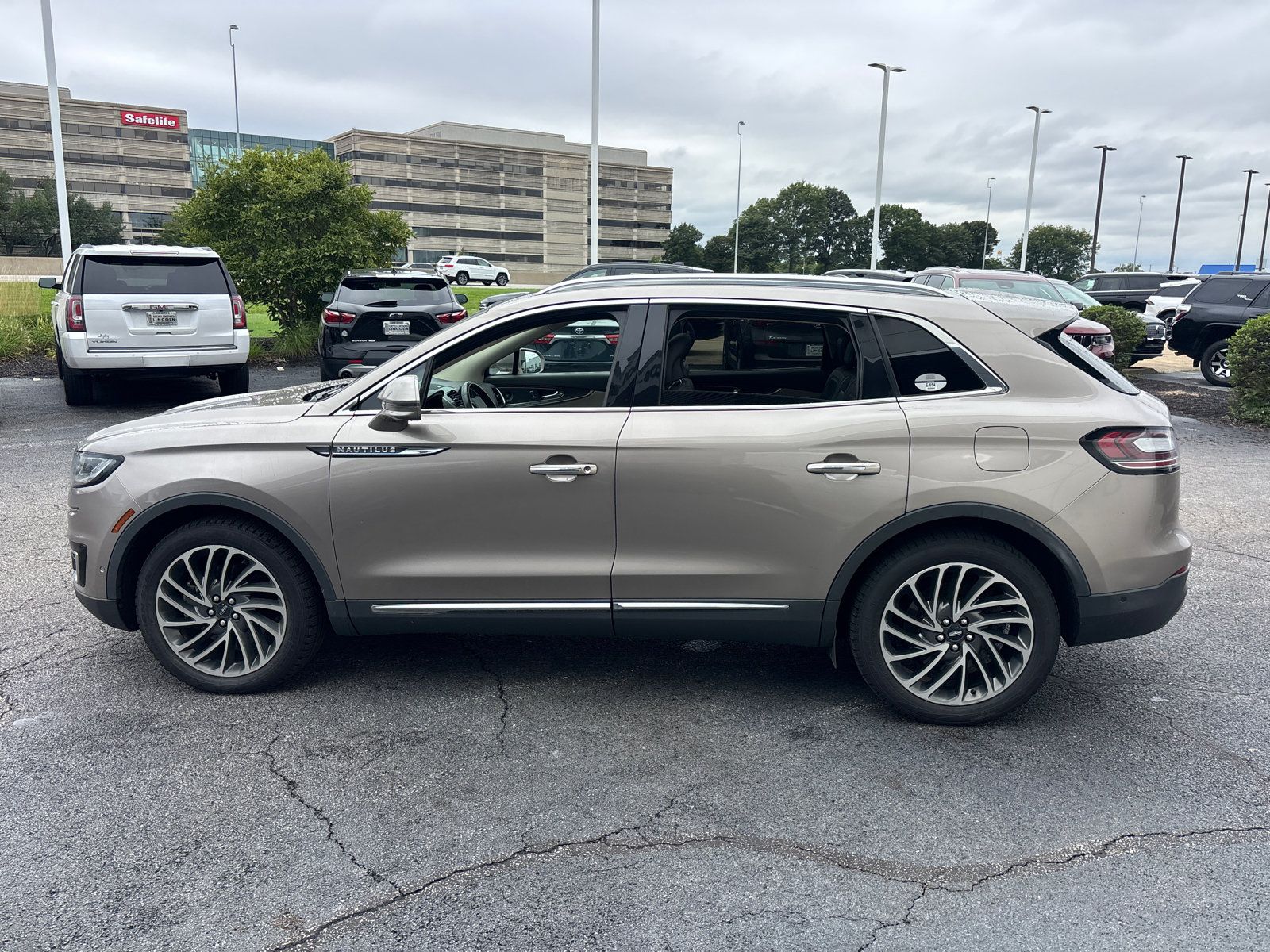 Used 2019 Lincoln Nautilus Reserve AWD/4WD image 4