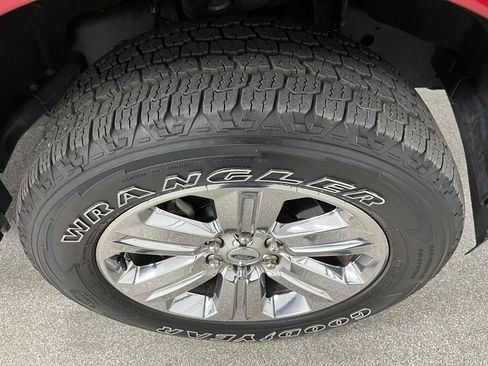 Used 2019 Ford F150 Lariat w/ Equipment Group 502A Luxury AWD/4WD image 18