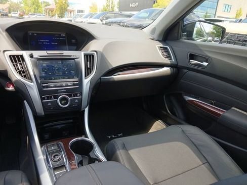 Used 2017 Acura TLX V6 w/ Technology Package FWD image 10