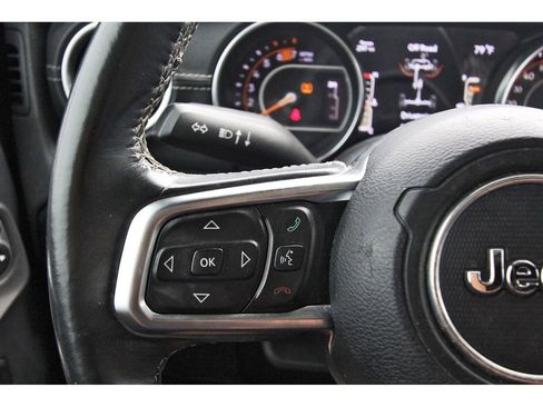 Used 2019 Jeep Wrangler Unlimited Sahara AWD/4WD image 15