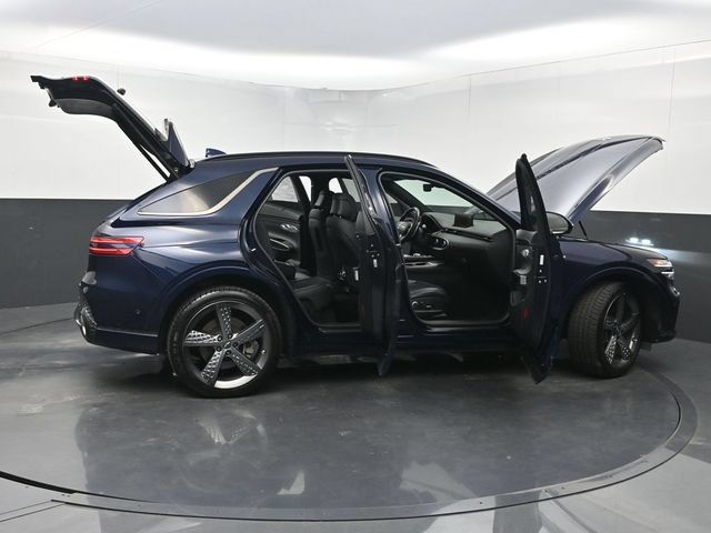 Used 2022 Genesis GV70 3.5T Sport w/ Sport Prestige Package AWD/4WD image 45
