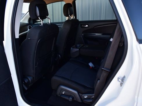 Used 2020 Dodge Journey SE w/ SE Popular Equipment Group image 19