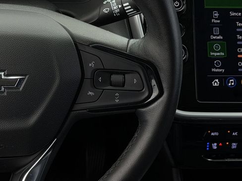Used 2022 Chevrolet Bolt EUV LT w/ Convenience Package FWD image 15