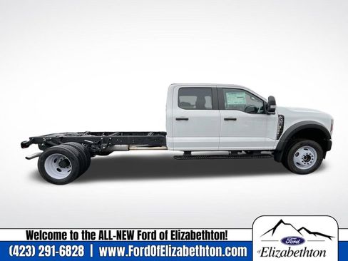 New 2025 Ford F450 XL w/ XL Chrome Package image 2