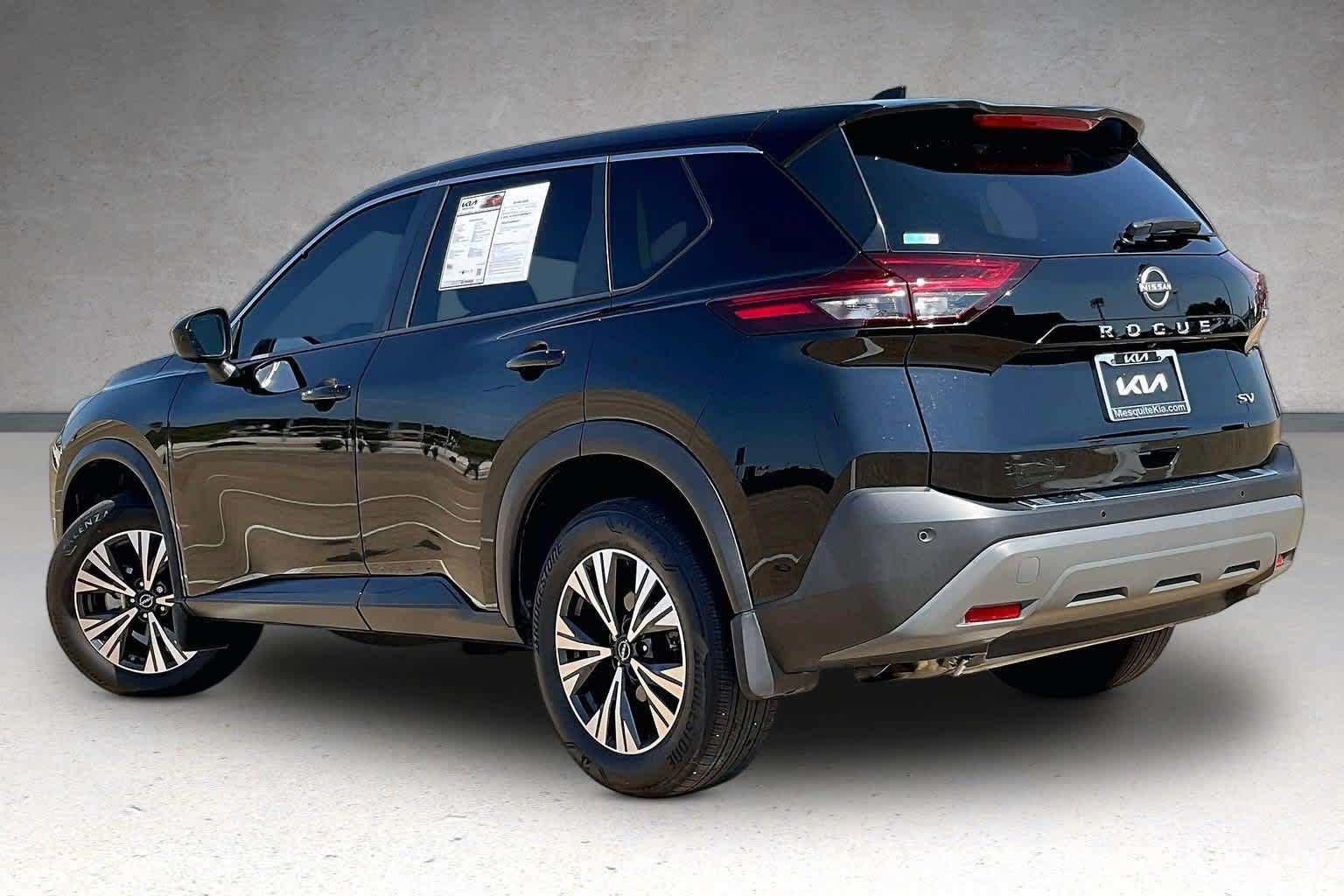 Used 2023 Nissan Rogue SV FWD image 4