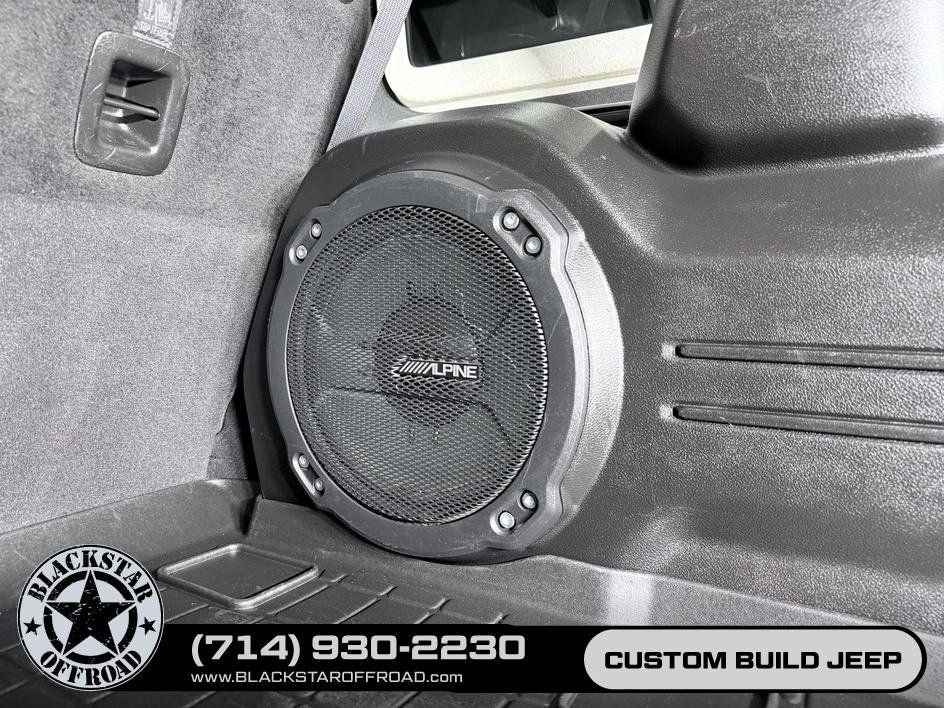 Used 2025 Jeep Wrangler Unlimited Rubicon AWD/4WD image 27