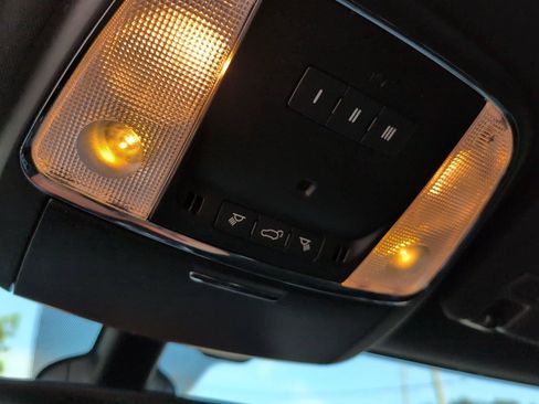 Used 2022 Jeep Grand Cherokee Laredo X RWD image 23