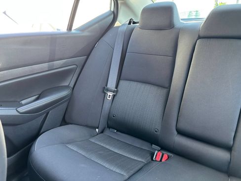Used 2025 Nissan Altima 2.5 SV FWD image 39