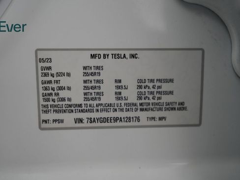 Used 2023 Tesla Model Y Long Range image 29