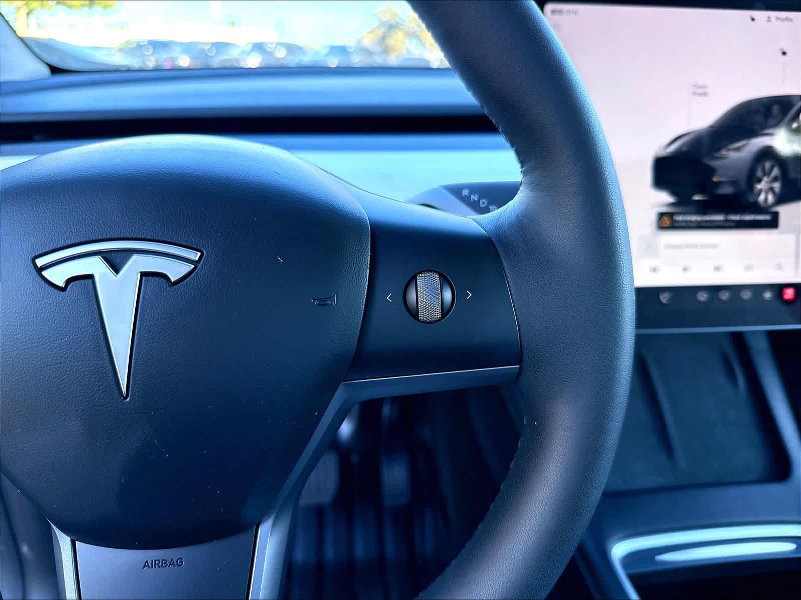 Used 2023 Tesla Model Y AWD image 14