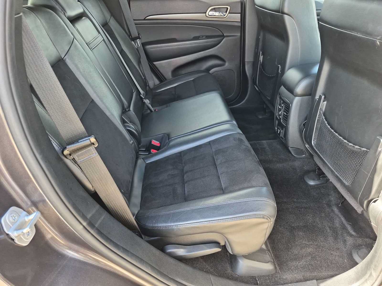 Used 2015 Jeep Grand Cherokee Altitude AWD/4WD image 21