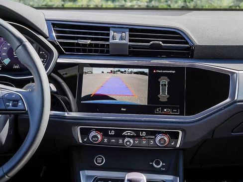 Used 2023 Audi Q3 2.0T Premium w/ Convenience Package image 13