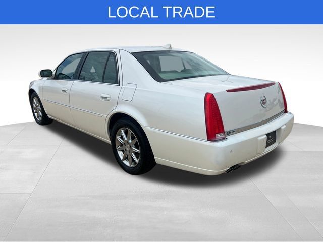Used 2011 Cadillac DTS Luxury FWD image 4