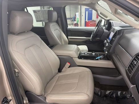 Used 2020 Ford Expedition Limited w/ Equipment Group 301A AWD/4WD image 9