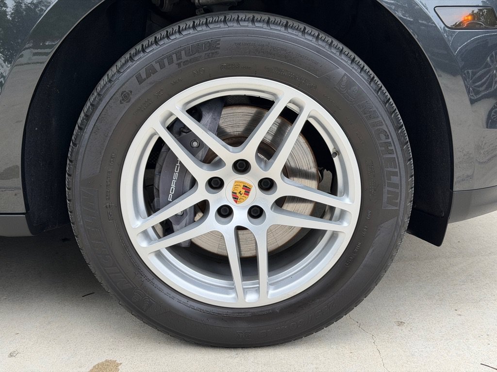 Used 2021 Porsche Macan AWD/4WD image 22