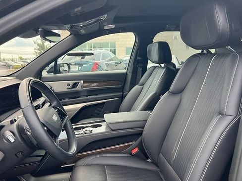 Certified 2026 Cadillac Vistiq Sport w/ LPO, Floor Liner Package AWD/4WD image 22