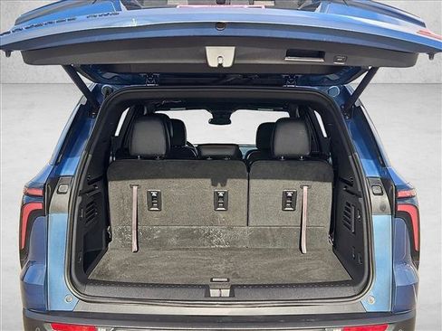 Used 2025 Chevrolet Traverse Z71 AWD/4WD image 6