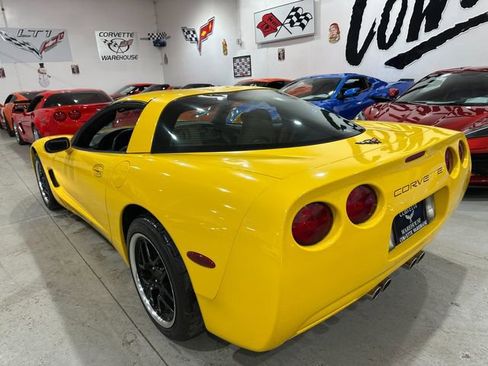 Used 2004 Chevrolet Corvette Coupe w/ Roof Package image 3