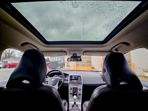 Used 2013 Volvo XC60 3.2 image 25