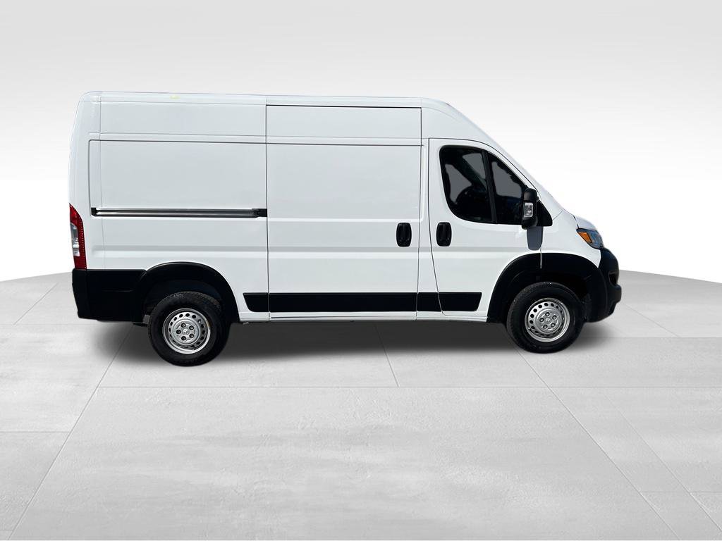 Used 2025 RAM ProMaster 2500 w/ Convenience Group FWD image 8