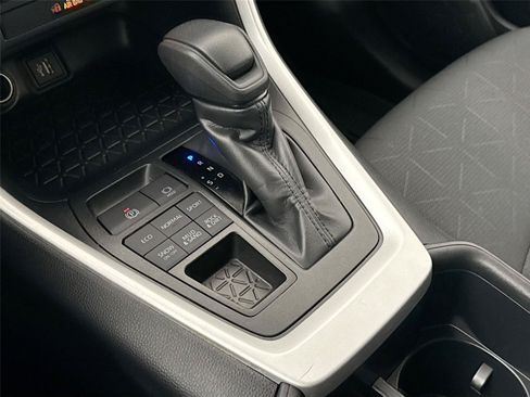 Certified 2025 Toyota RAV4 XLE AWD/4WD image 25