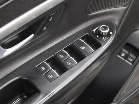Used 2014 Volkswagen Eos FWD image 10