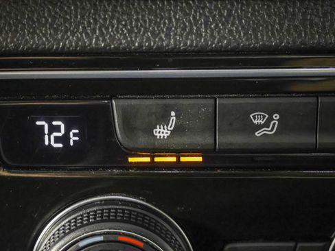 Used 2023 Volkswagen Atlas SE w/ Panoramic Sunroof Package image 10