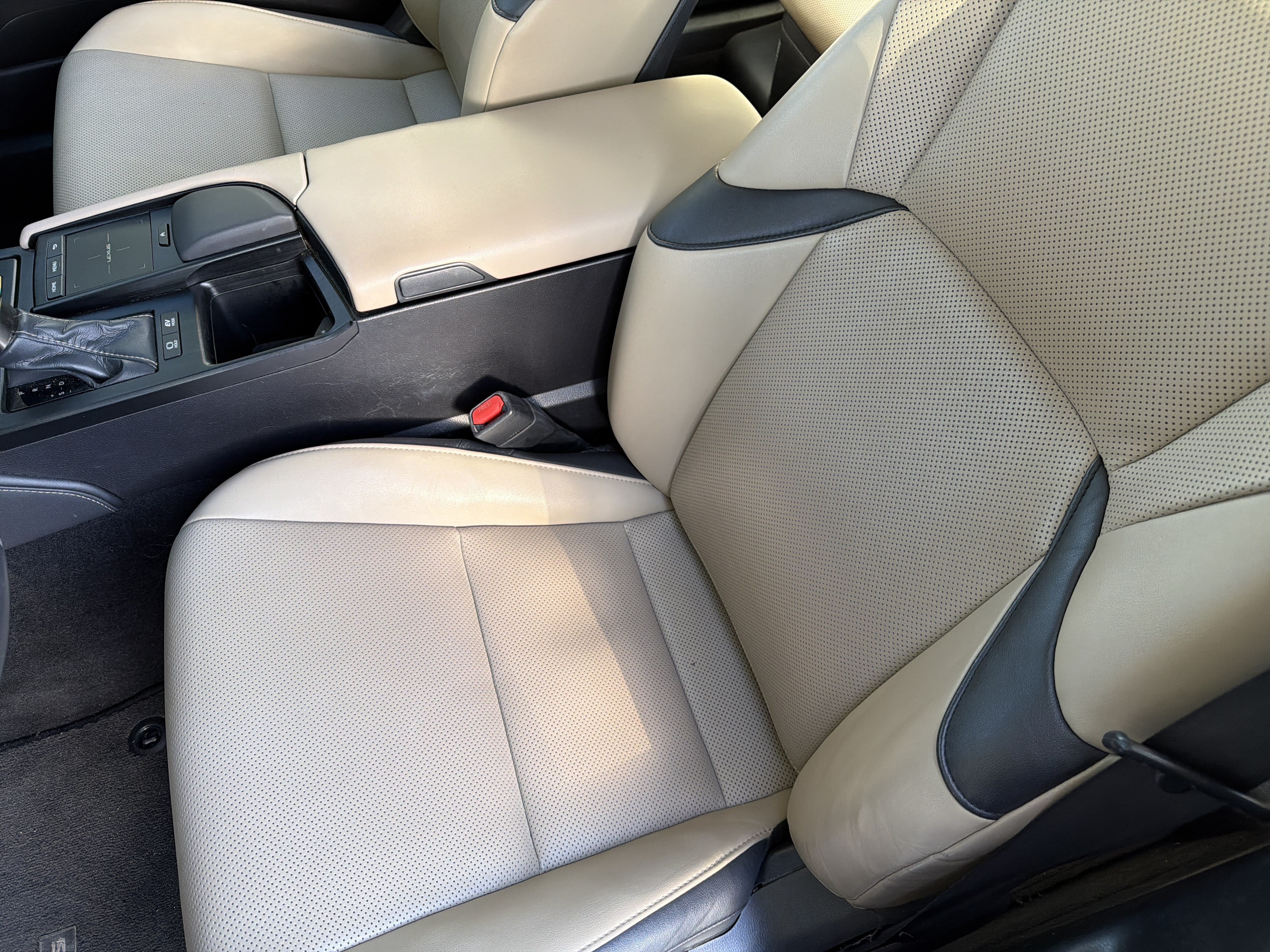 Certified 2020 Lexus ES 300h w/ Premium Package FWD image 15