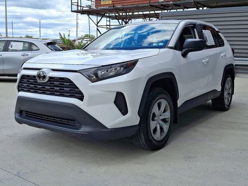 Used 2022 Toyota RAV4 LE AWD/4WD image 6