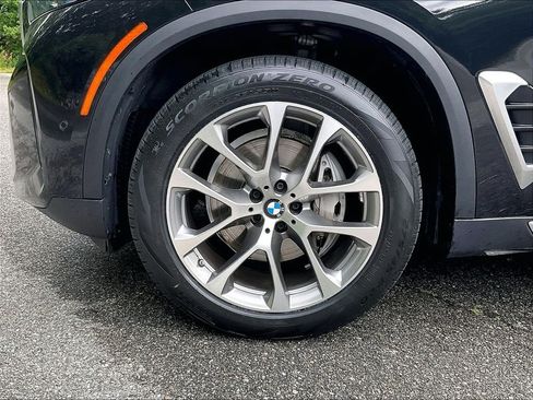 Used 2024 BMW X5 xDrive40i w/ Premium Package AWD/4WD image 7
