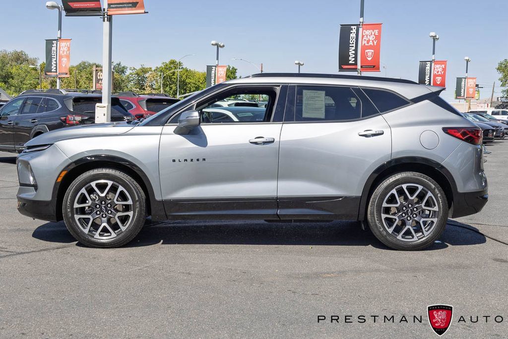 Used 2024 Chevrolet Blazer RS w/ Enhanced Convenience Package AWD/4WD image 18