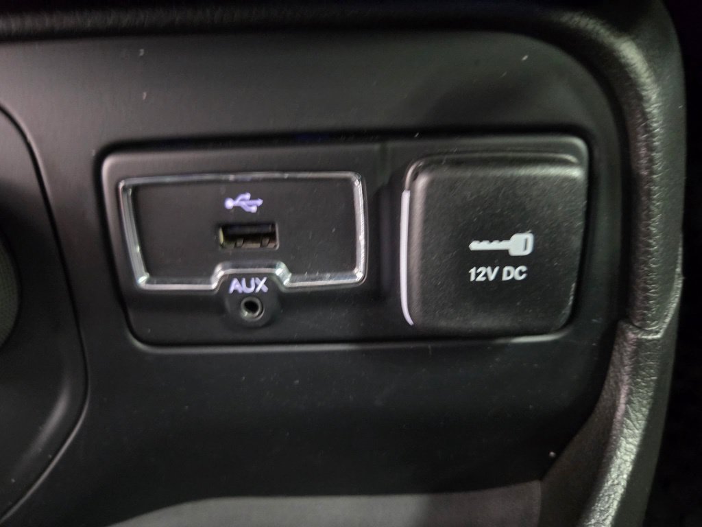 Used 2017 Jeep Renegade Trailhawk AWD/4WD image 38
