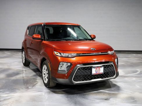 Used 2021 Kia Soul LX FWD image 1