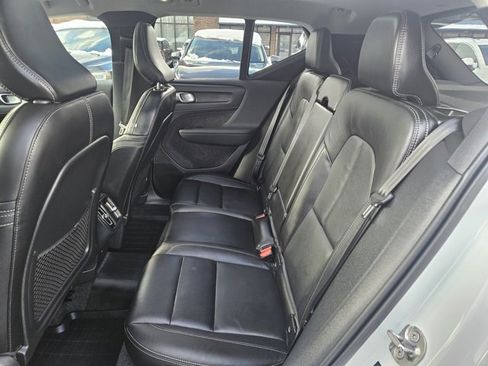 Used 2024 Volvo XC40 B5 Ultimate w/ Protection Package Premier image 18