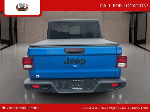 Used 2023 Jeep Gladiator Sport AWD/4WD image 4